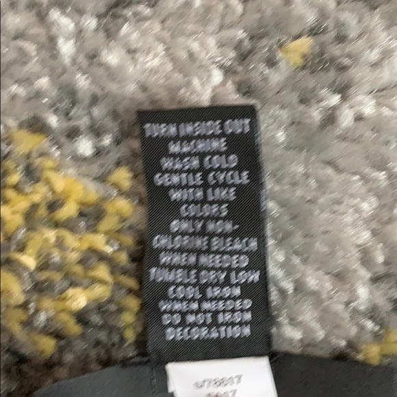 iNC black studded cold shoulder top size large - Picture 5 of 5